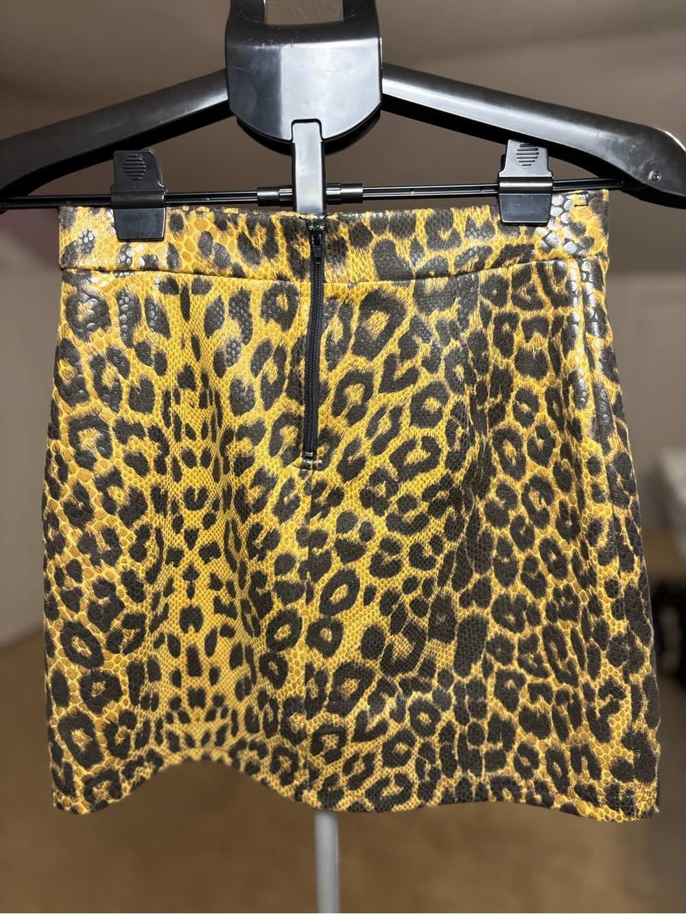 Fashion Nova Leopard Print Snakeskin Faux Leather Slit Mini Skirt Size S Small - Picture 2 of 5